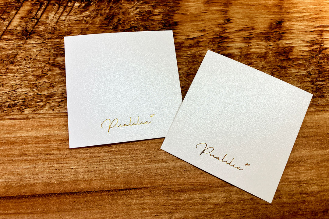 製作事例 No.33 箔押し名刺印刷のイメージ画像1